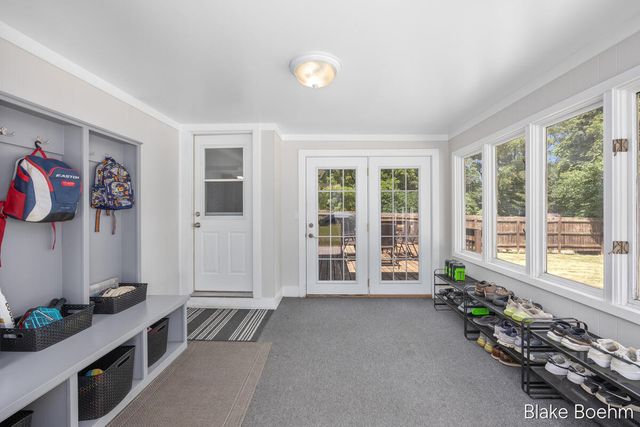 118 Lauderdale Avenue NE, Grand Rapids, MI 49546