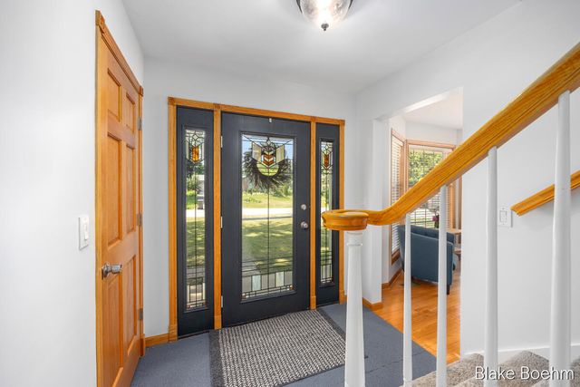 118 Lauderdale Avenue NE, Grand Rapids, MI 49546