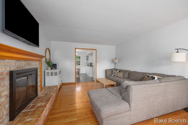 118 Lauderdale Avenue NE, Grand Rapids, MI 49546