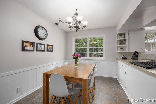118 Lauderdale Avenue NE, Grand Rapids, MI 49546