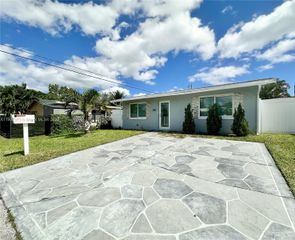 5404 NW 23rd Ter, Tamarac, FL 33309