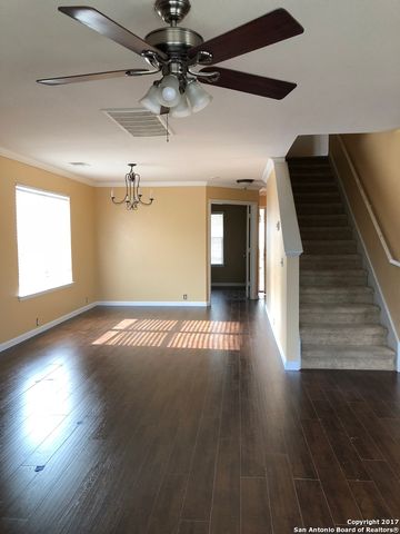 3702 Sumantra Cliff, San Antonio, TX 78261