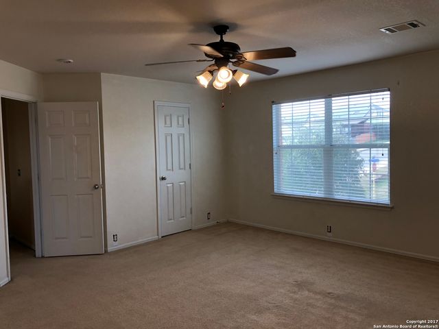 3702 Sumantra Cliff, San Antonio, TX 78261