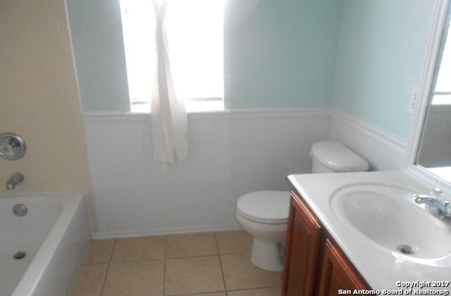 3702 Sumantra Cliff, San Antonio, TX 78261