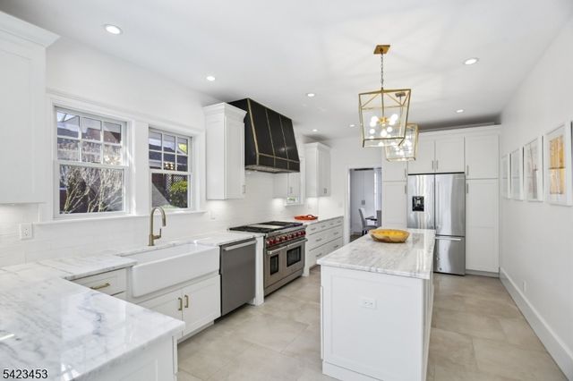 10 Mountain Ter, Montclair Twp., NJ 07043