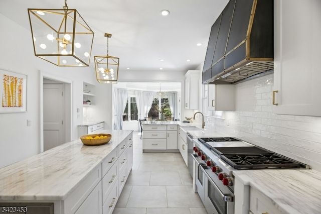 10 Mountain Ter, Montclair Twp., NJ 07043