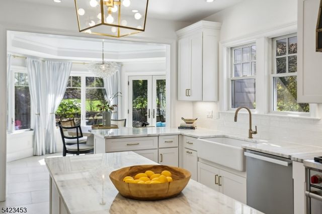 10 Mountain Ter, Montclair Twp., NJ 07043