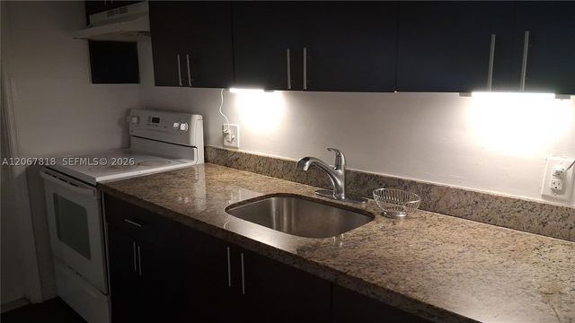 428 NE 82nd St 4E, Miami, FL 33138