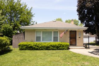 5940 W 88th Place, Oak Lawn, IL 60453
