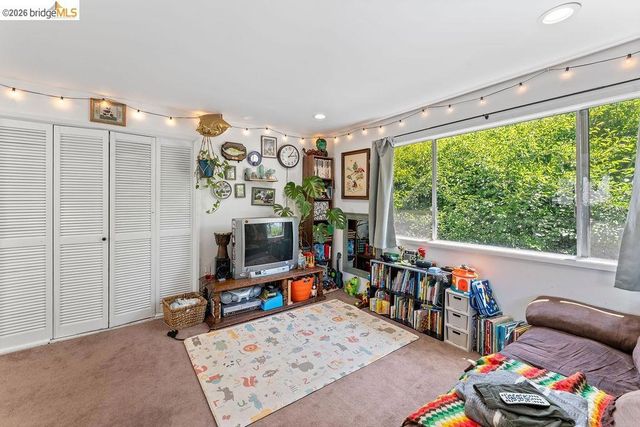 408 38th St, Oakland, CA 94609