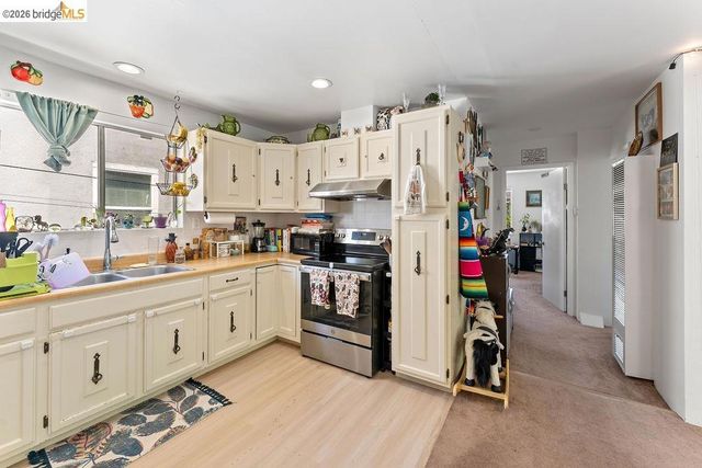 408 38th St, Oakland, CA 94609