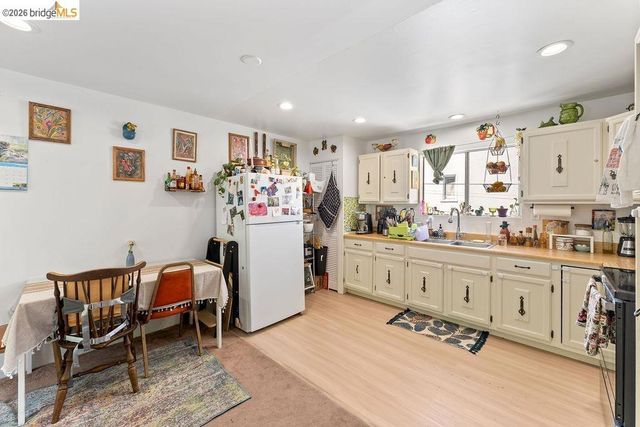 408 38th St, Oakland, CA 94609