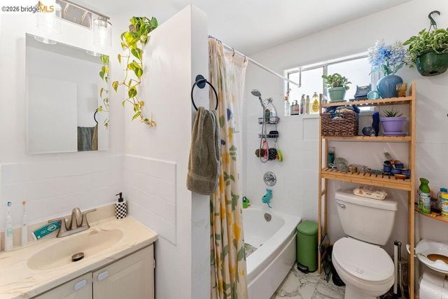 408 38th St, Oakland, CA 94609