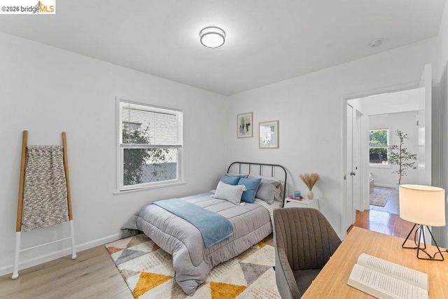 408 38th St, Oakland, CA 94609