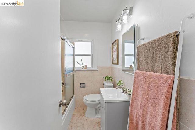408 38th St, Oakland, CA 94609