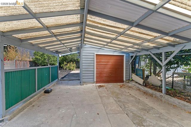 408 38th St, Oakland, CA 94609