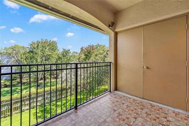 11601 SW 2nd St 21308, Pembroke Pines, FL 33025