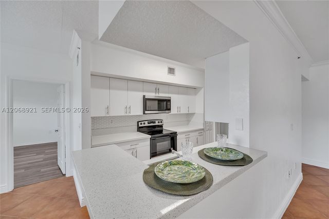 11601 SW 2nd St 21308, Pembroke Pines, FL 33025