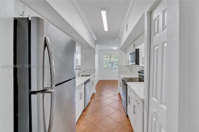 11601 SW 2nd St 21308, Pembroke Pines, FL 33025