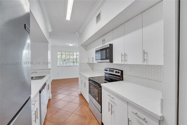 11601 SW 2nd St 21308, Pembroke Pines, FL 33025