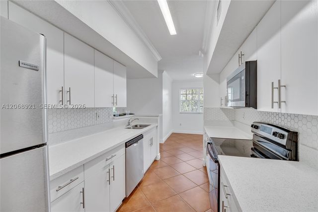 11601 SW 2nd St 21308, Pembroke Pines, FL 33025