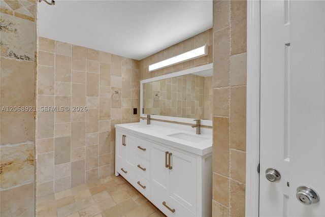 11601 SW 2nd St 21308, Pembroke Pines, FL 33025