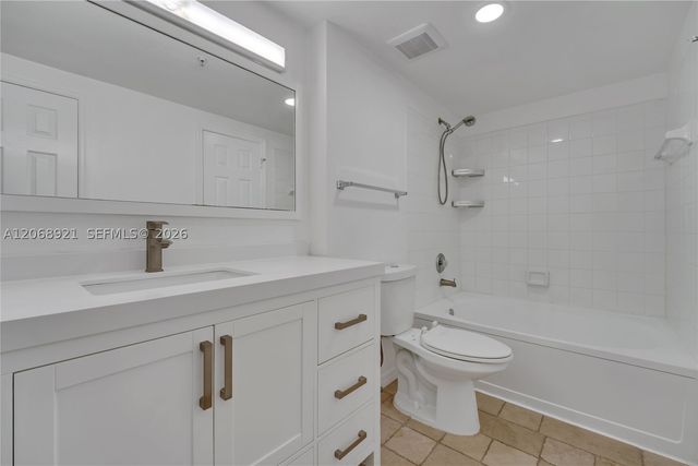 11601 SW 2nd St 21308, Pembroke Pines, FL 33025
