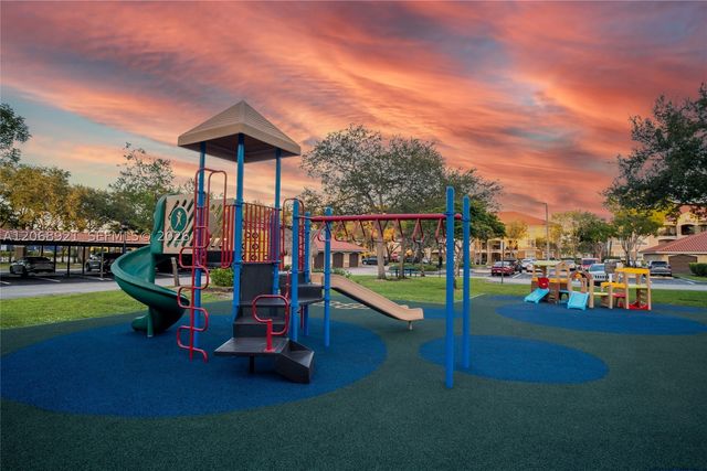 11601 SW 2nd St 21308, Pembroke Pines, FL 33025