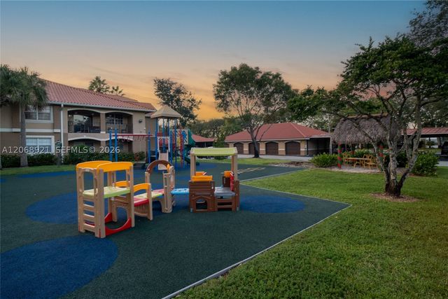 11601 SW 2nd St 21308, Pembroke Pines, FL 33025