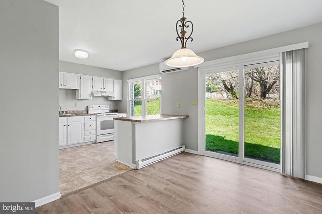 18 DARTMOUTH CT, Mechanicsburg, PA 17055