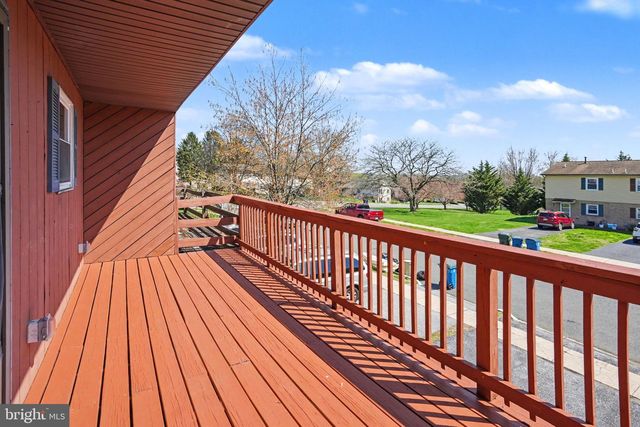 18 DARTMOUTH CT, Mechanicsburg, PA 17055