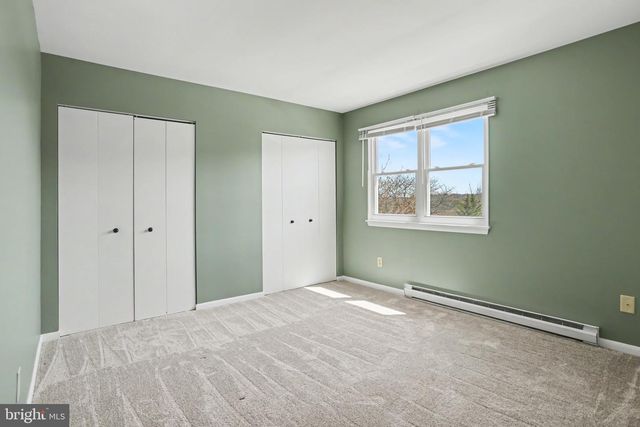 18 DARTMOUTH CT, Mechanicsburg, PA 17055