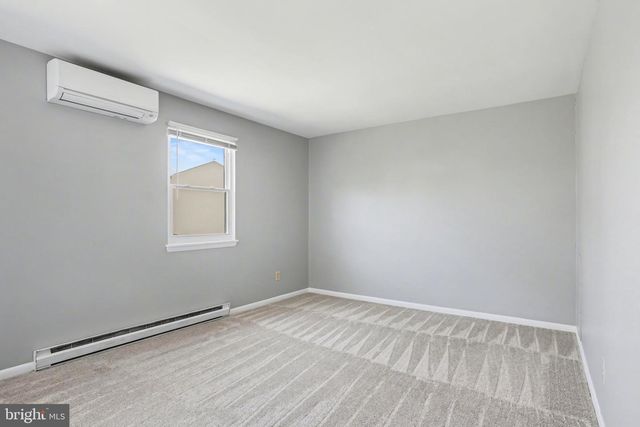 18 DARTMOUTH CT, Mechanicsburg, PA 17055
