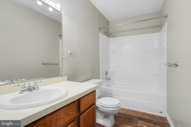 18 DARTMOUTH CT, Mechanicsburg, PA 17055