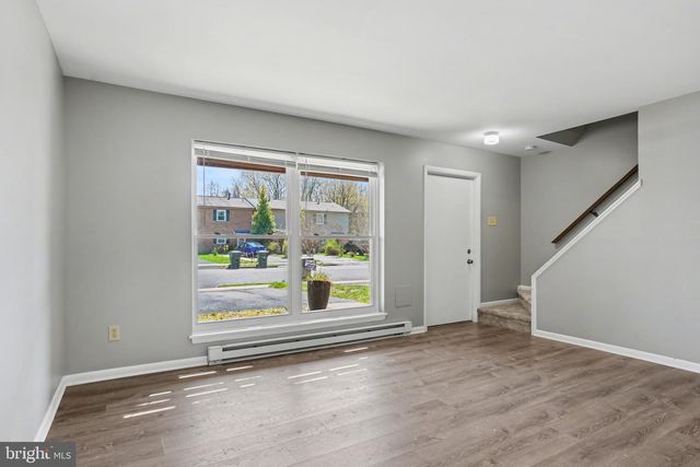 18 DARTMOUTH CT, Mechanicsburg, PA 17055