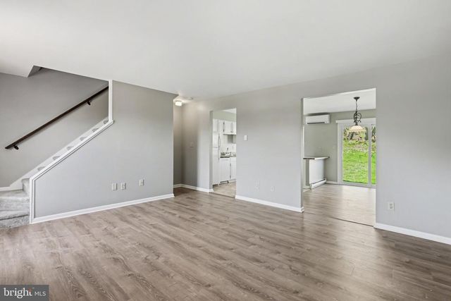 18 DARTMOUTH CT, Mechanicsburg, PA 17055