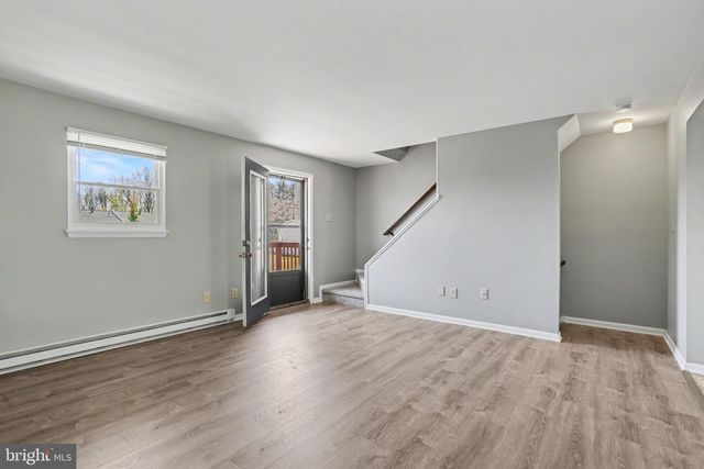 18 DARTMOUTH CT, Mechanicsburg, PA 17055