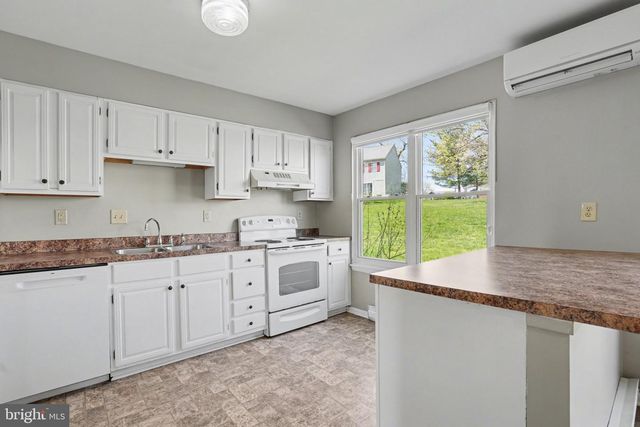 18 DARTMOUTH CT, Mechanicsburg, PA 17055
