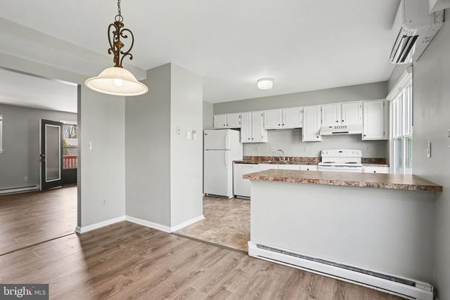 18 DARTMOUTH CT, Mechanicsburg, PA 17055