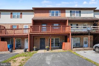 18 DARTMOUTH CT, Mechanicsburg, PA 17055