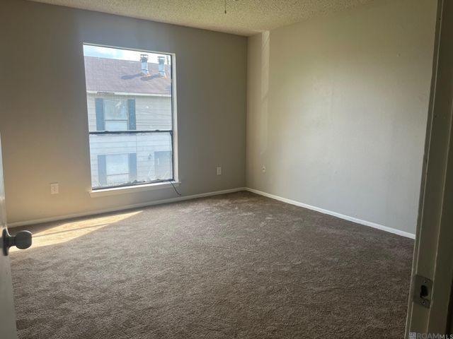 1921 Southpointe Dr, Baton Rouge, LA 70808