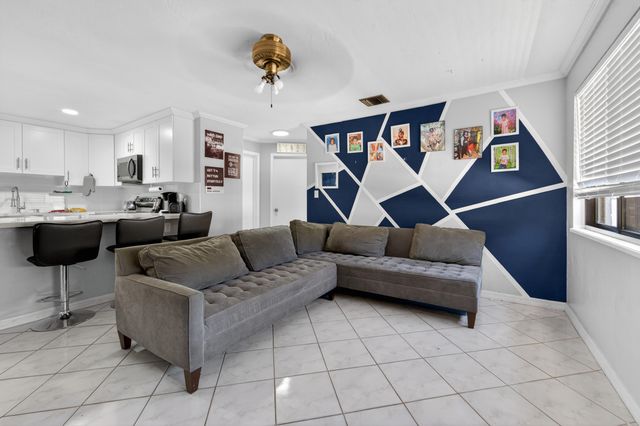 4340 N Mary Circle, Palm Beach Gardens, FL 33410