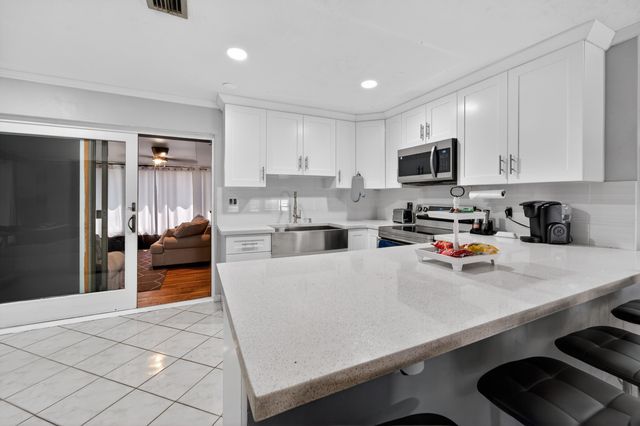 4340 N Mary Circle, Palm Beach Gardens, FL 33410