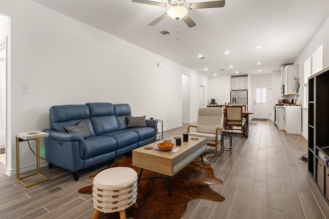 106 Gracie WAY, Hutto, TX 78634