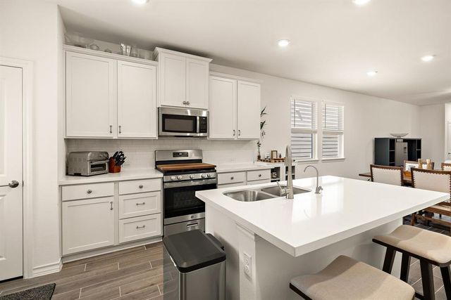106 Gracie WAY, Hutto, TX 78634