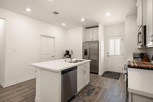 106 Gracie WAY, Hutto, TX 78634
