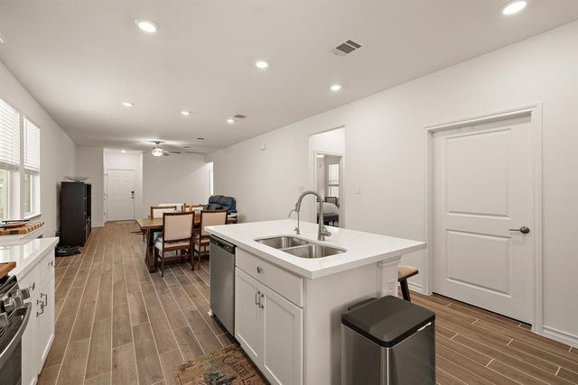 106 Gracie WAY, Hutto, TX 78634