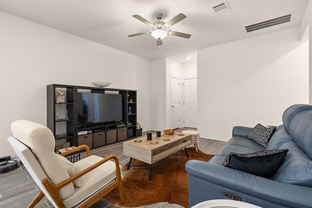 106 Gracie WAY, Hutto, TX 78634