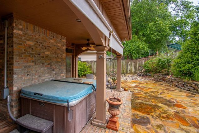 35 Courtside Place, Little Rock, AR 72210