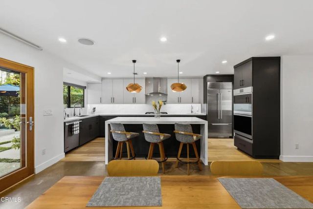 3616 E Chevy Chase Drive, Glendale, CA 91206